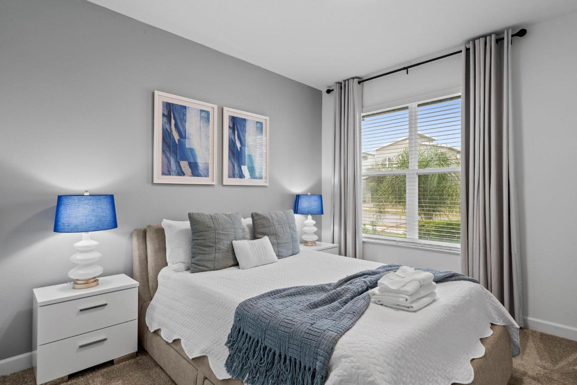 Gorgeous 5 Bd W Private Pool Next To Holiday home *