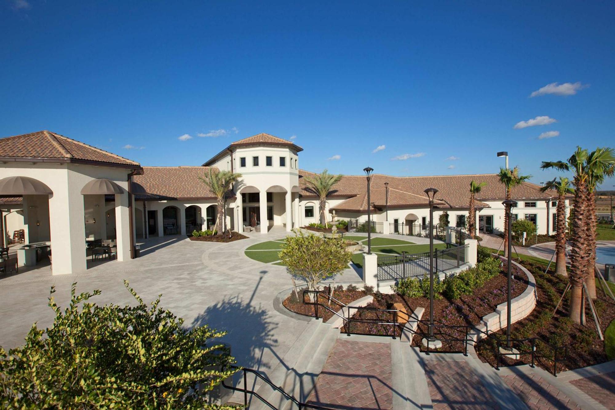 Gorgeous 5 Bd W Private Pool Next To *