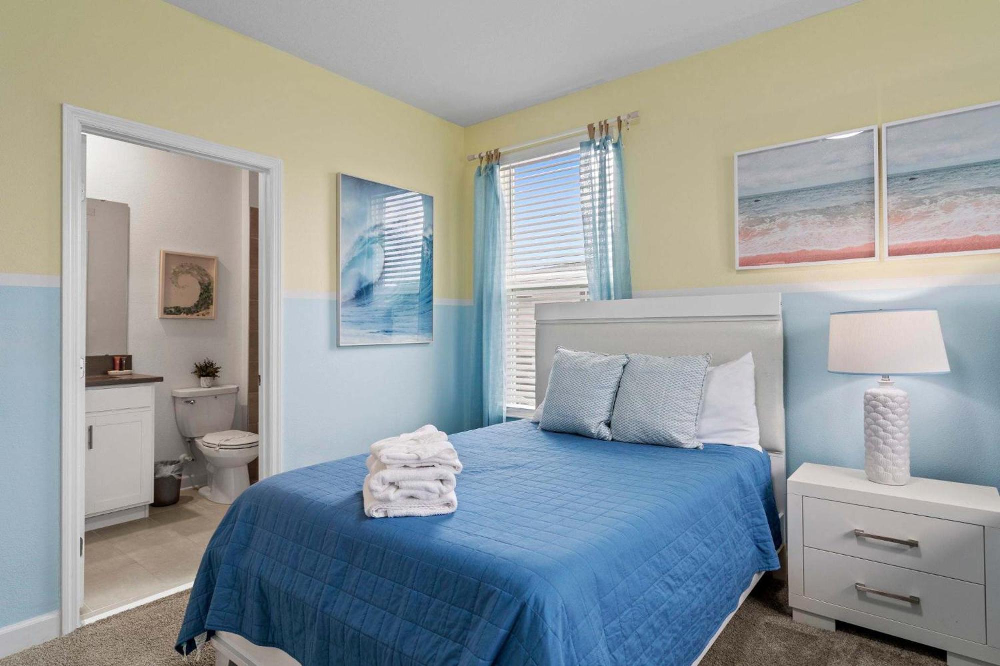 Hébergement de vacances Gorgeous 5 Bd W Private Pool Next To